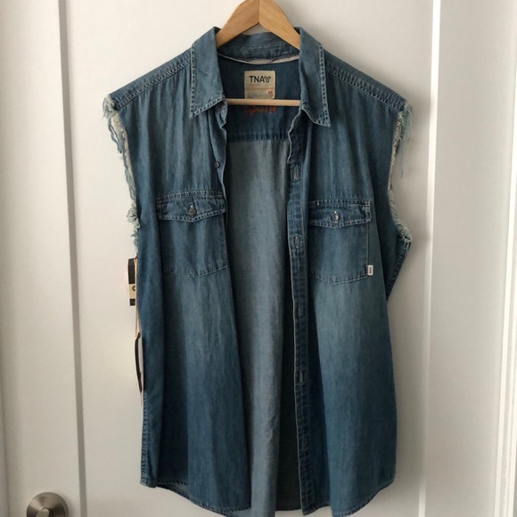 TNA Boyfriend Fit Denim Vest w/raw-edge frayed armholes Women’s Medium - Picture 1 of 4